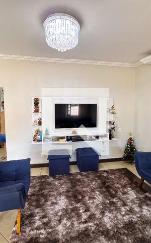 Casa à venda com 200m², 4 quartos e 3 vagasSala