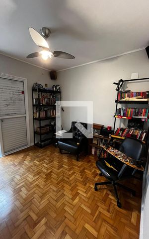 Casa à venda com 240m², 3 quartos e 2 vagas Casa à venda com 240m², 3 quartos e 2 vagasQuarto
