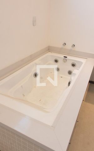 Apartamento para alugar com 408m², 4 quartos e 4 vagas Apartamento para alugar com 408m², 4 quartos e 4 vagasBANHEIRO SUITE 4