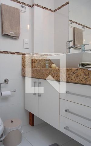 Casa à venda com 453m², 4 quartos e 4 vagasBanheiro da Suíte 1 - Segundo Andar
