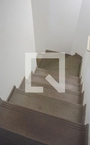 Casa à venda com 453m², 4 quartos e 4 vagasEscada - Garagem