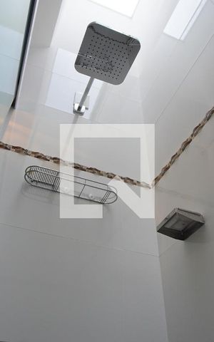 Casa à venda com 453m², 4 quartos e 4 vagasBanheiro da Suíte 1 - Segundo Andar