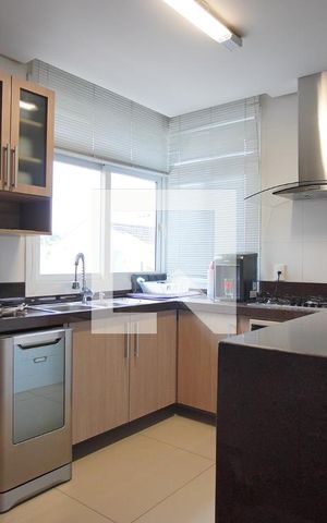 Casa à venda com 453m², 4 quartos e 4 vagasCozinha