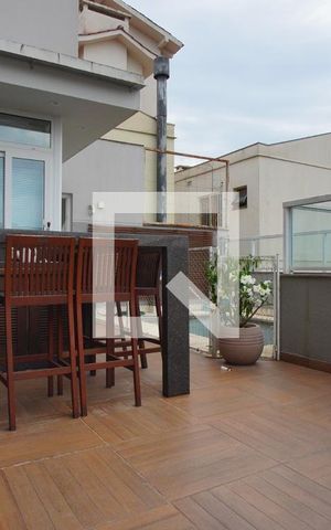 Casa à venda com 453m², 4 quartos e 4 vagasSala - Quintal
