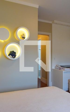 Casa à venda com 453m², 4 quartos e 4 vagasSuíte 1 - Segundo Andar