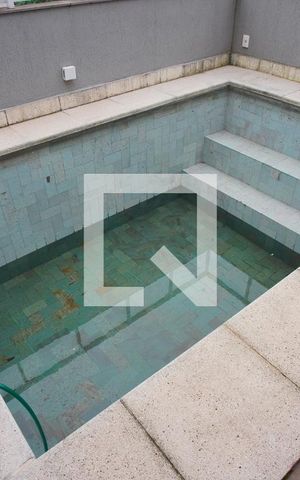 Casa à venda com 453m², 4 quartos e 4 vagasQuintal - Piscina