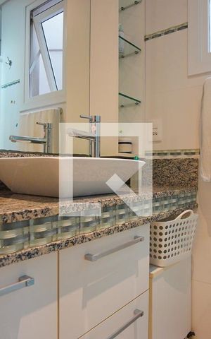 Casa à venda com 453m², 4 quartos e 4 vagasBanheiro da Suíte 2 - Segundo Andar