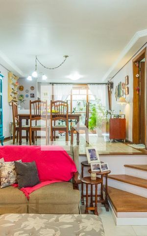 Casa de condomínio à venda com 238m², 3 quartos e 2 vagas Casa de condomínio à venda com 238m², 3 quartos e 2 vagasSala