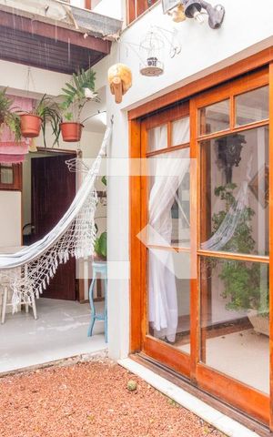 Casa de condomínio à venda com 238m², 3 quartos e 2 vagas Casa de condomínio à venda com 238m², 3 quartos e 2 vagasQuintal