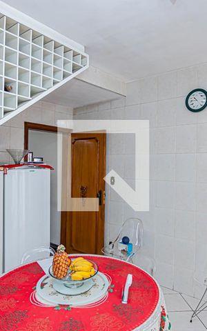 Casa à venda com 130m², 2 quartos e 3 vagas Casa à venda com 130m², 2 quartos e 3 vagasCozinha