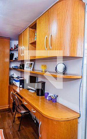 Casa à venda com 130m², 2 quartos e 3 vagas Casa à venda com 130m², 2 quartos e 3 vagasCloset