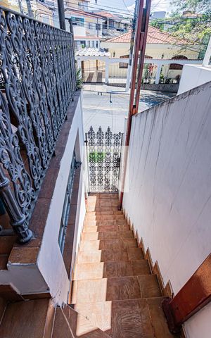 Casa à venda com 130m², 2 quartos e 3 vagas Casa à venda com 130m², 2 quartos e 3 vagasCorredor