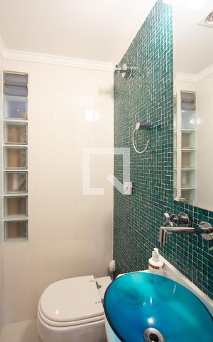 Apartamento à venda com 70m², 2 quartos e 1 vaga Apartamento à venda com 70m², 2 quartos e 1 vagaLavabo