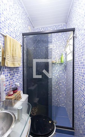 Casa à venda com 54m², 2 quartos e 2 vagas Casa à venda com 54m², 2 quartos e 2 vagasBanheiro
