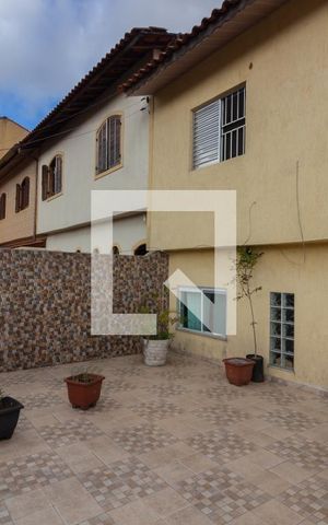Casa à venda com 54m², 2 quartos e 2 vagas Casa à venda com 54m², 2 quartos e 2 vagasÁrea externa