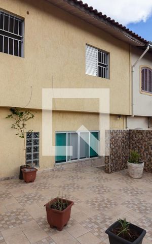 Casa à venda com 54m², 2 quartos e 2 vagas Casa à venda com 54m², 2 quartos e 2 vagasÁrea externa