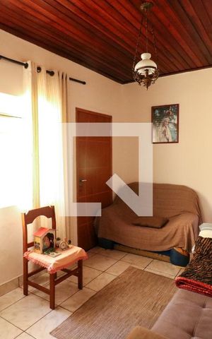 Casa à venda com 250m², 1 quarto e 2 vagasSala