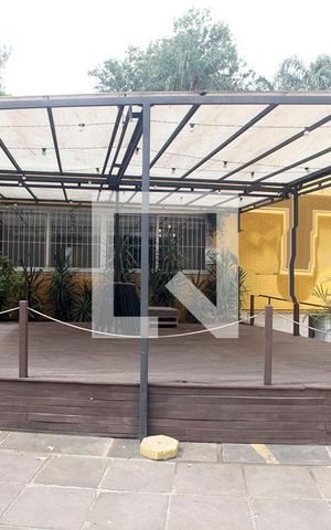 Casa à venda com 647m², 3 quartos e 5 vagasFachada
