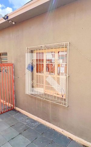 Casa à venda com 380m², 3 quartos e sem vagaÁrea comum