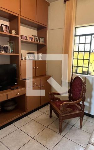 Casa à venda com 232m², 4 quartos e 3 vagasSala