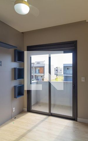 Casa de condomínio à venda com 220m², 3 quartos e 4 vagas Casa de condomínio à venda com 220m², 3 quartos e 4 vagasSuíte 3