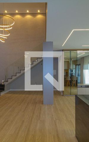 Casa de condomínio à venda com 220m², 3 quartos e 4 vagas Casa de condomínio à venda com 220m², 3 quartos e 4 vagasSala