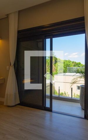 Casa de condomínio à venda com 220m², 3 quartos e 4 vagas Casa de condomínio à venda com 220m², 3 quartos e 4 vagasSuíte 2
