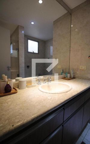 Apartamento à venda com 215m², 4 quartos e 2 vagas Apartamento à venda com 215m², 4 quartos e 2 vagasBanheiro social
