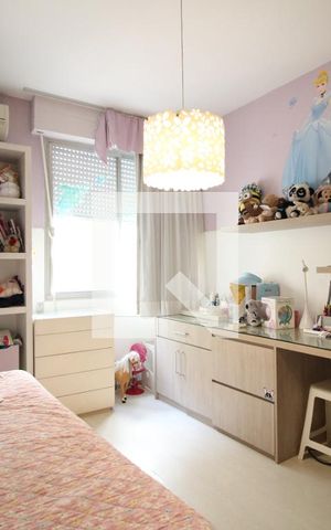 Apartamento à venda com 215m², 4 quartos e 2 vagas Apartamento à venda com 215m², 4 quartos e 2 vagasDetalhe do quarto 3