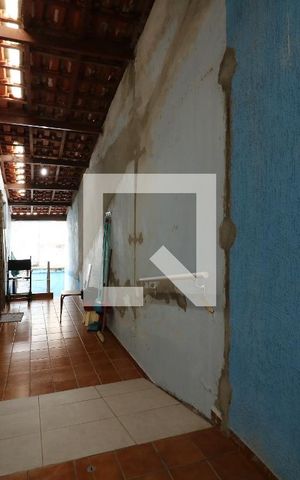 Casa à venda com 150m², 3 quartos e 4 vagasCorredor Externo