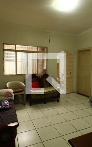 Casa à venda com 150m², 3 quartos e 4 vagasSala