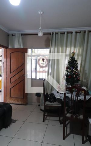 Casa à venda com 300m², 4 quartos e 3 vagasSala