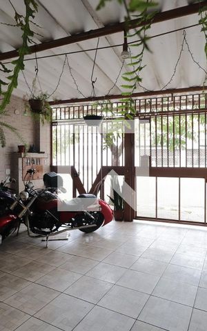 Casa à venda com 300m², 4 quartos e 3 vagasGaragem