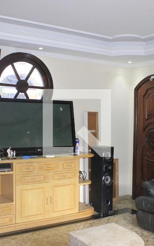 Casa à venda com 350m², 4 quartos e 6 vagasSala