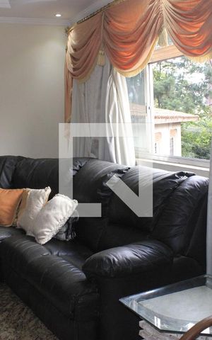 Casa à venda com 350m², 4 quartos e 6 vagasSala