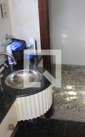 Casa à venda com 350m², 4 quartos e 6 vagasLavabo