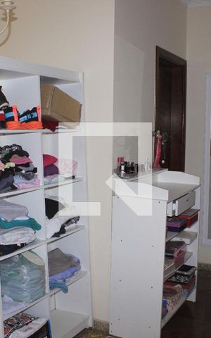 Casa à venda com 350m², 4 quartos e 6 vagasCorredor dos quartos