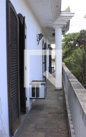 Casa à venda com 350m², 4 quartos e 6 vagasVaranda dos quartos