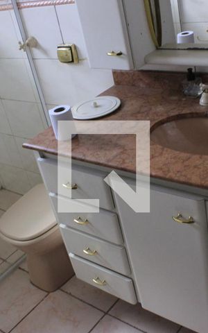 Casa à venda com 350m², 4 quartos e 6 vagasBanheiro da Suíte