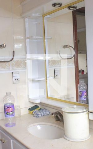 Casa à venda com 350m², 4 quartos e 6 vagasBanheiro 2