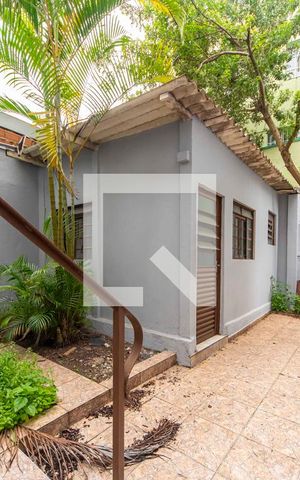 Casa à venda com 197m², 5 quartos e 2 vagas Casa à venda com 197m², 5 quartos e 2 vagasQuintal Fundos