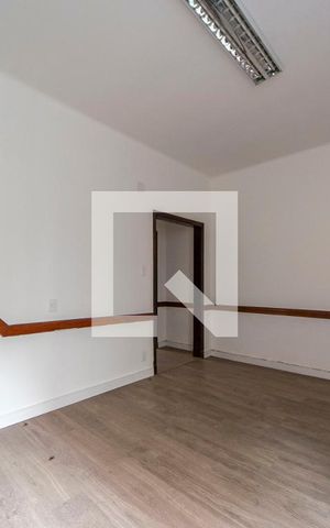 Casa à venda com 197m², 5 quartos e 2 vagas Casa à venda com 197m², 5 quartos e 2 vagasSala 1