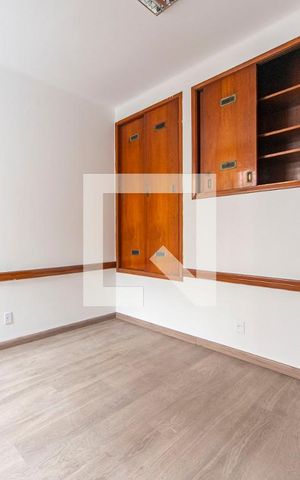 Casa à venda com 197m², 5 quartos e 2 vagas Casa à venda com 197m², 5 quartos e 2 vagasQuarto 3