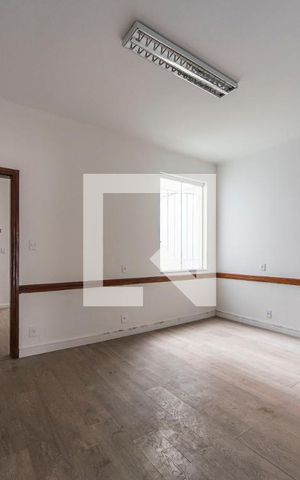 Casa à venda com 197m², 5 quartos e 2 vagas Casa à venda com 197m², 5 quartos e 2 vagasSala 1