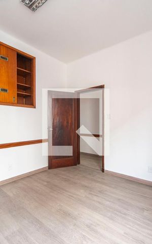Casa à venda com 197m², 5 quartos e 2 vagas Casa à venda com 197m², 5 quartos e 2 vagasQuarto 3