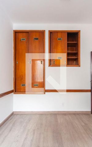 Casa à venda com 197m², 5 quartos e 2 vagas Casa à venda com 197m², 5 quartos e 2 vagasQuarto 3