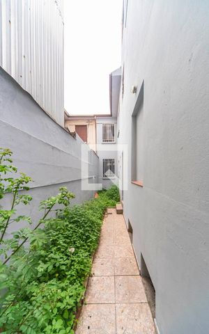 Casa à venda com 197m², 5 quartos e 2 vagas Casa à venda com 197m², 5 quartos e 2 vagasjardim e Corredor