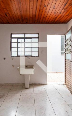 Casa à venda com 197m², 5 quartos e 2 vagas Casa à venda com 197m², 5 quartos e 2 vagasÁrea de Serviço