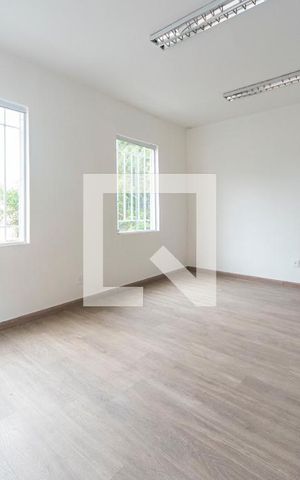 Casa à venda com 197m², 5 quartos e 2 vagas Casa à venda com 197m², 5 quartos e 2 vagasQuarto 5