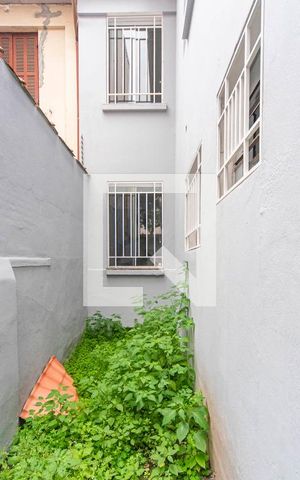 Casa à venda com 197m², 5 quartos e 2 vagas Casa à venda com 197m², 5 quartos e 2 vagasjardim e Corredor